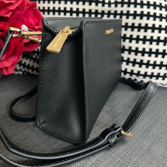Michael Kors Sheila Black Crossbody Purse Bag - Picture 2 of 5